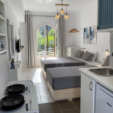 Vátos Navy Apartment With Mountain View &Private Parking מראה חיצוני תמונה