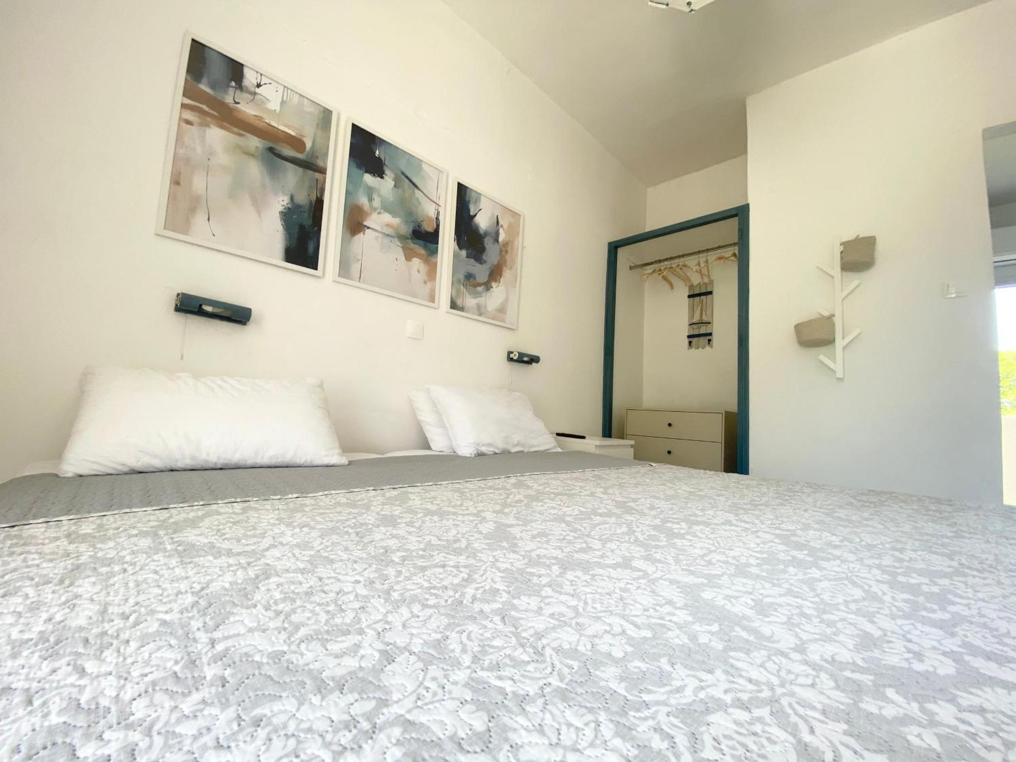 Vátos Navy Apartment With Mountain View &Private Parking מראה חיצוני תמונה