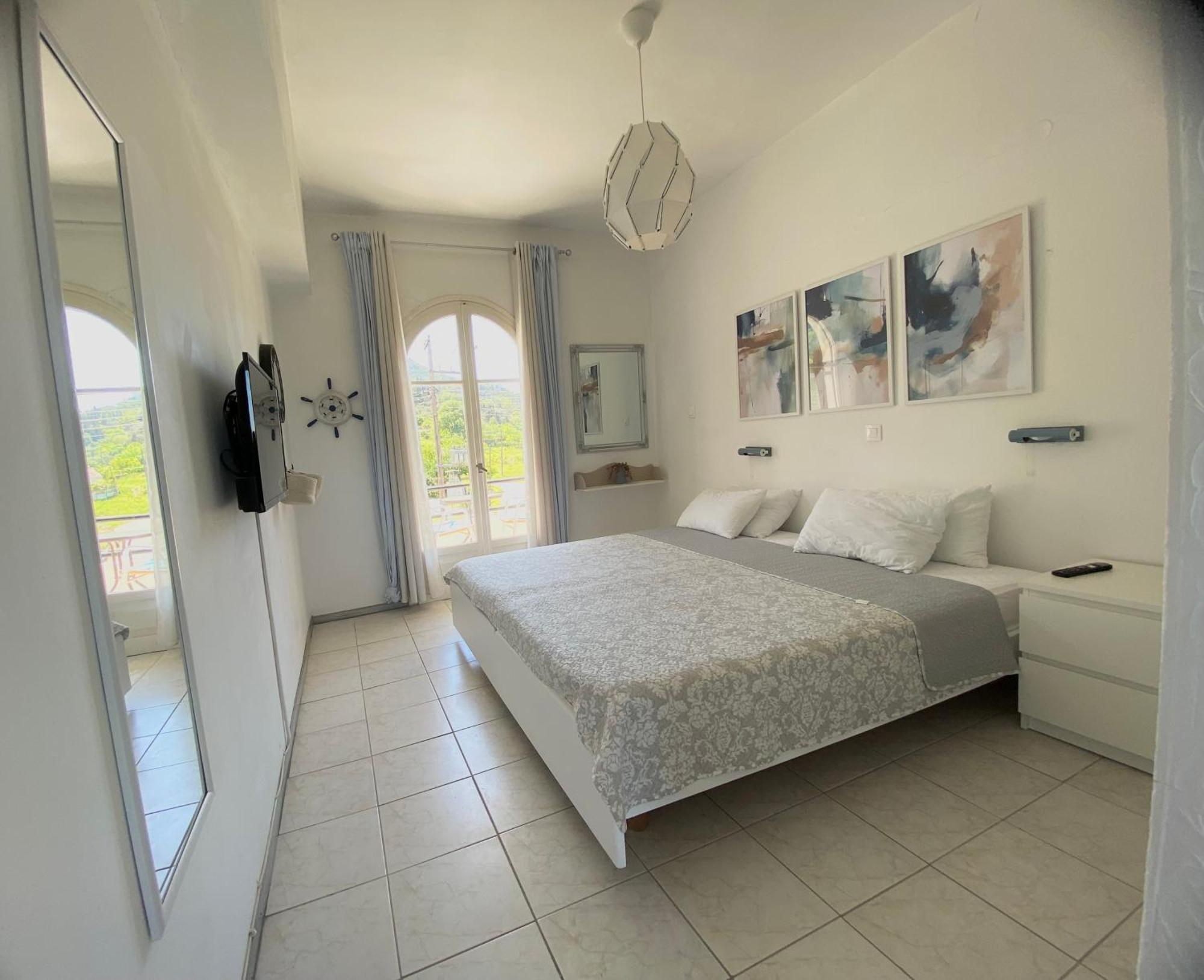 Vátos Navy Apartment With Mountain View &Private Parking מראה חיצוני תמונה