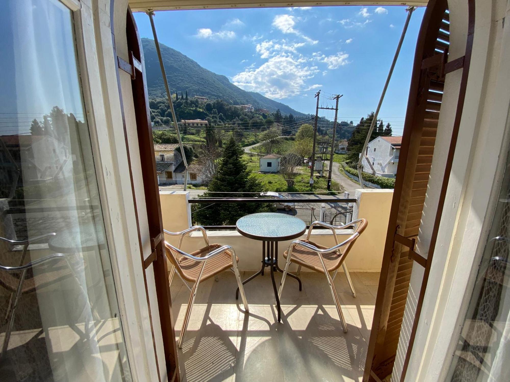 Vátos Navy Apartment With Mountain View &Private Parking מראה חיצוני תמונה