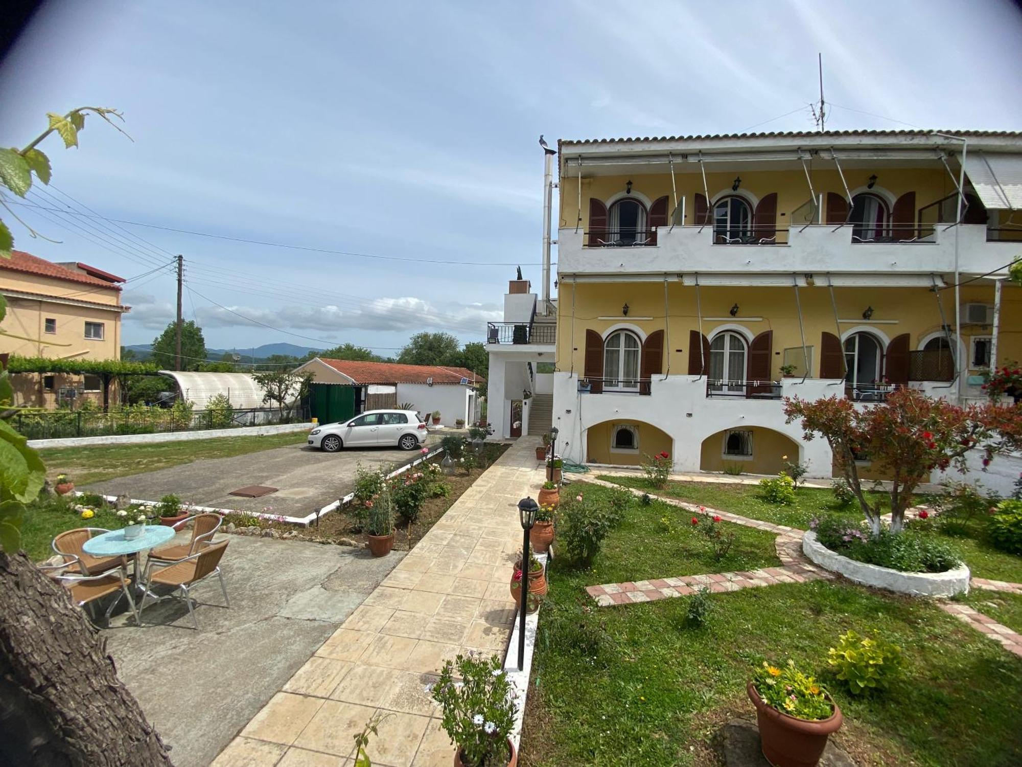 Vátos Navy Apartment With Mountain View &Private Parking מראה חיצוני תמונה
