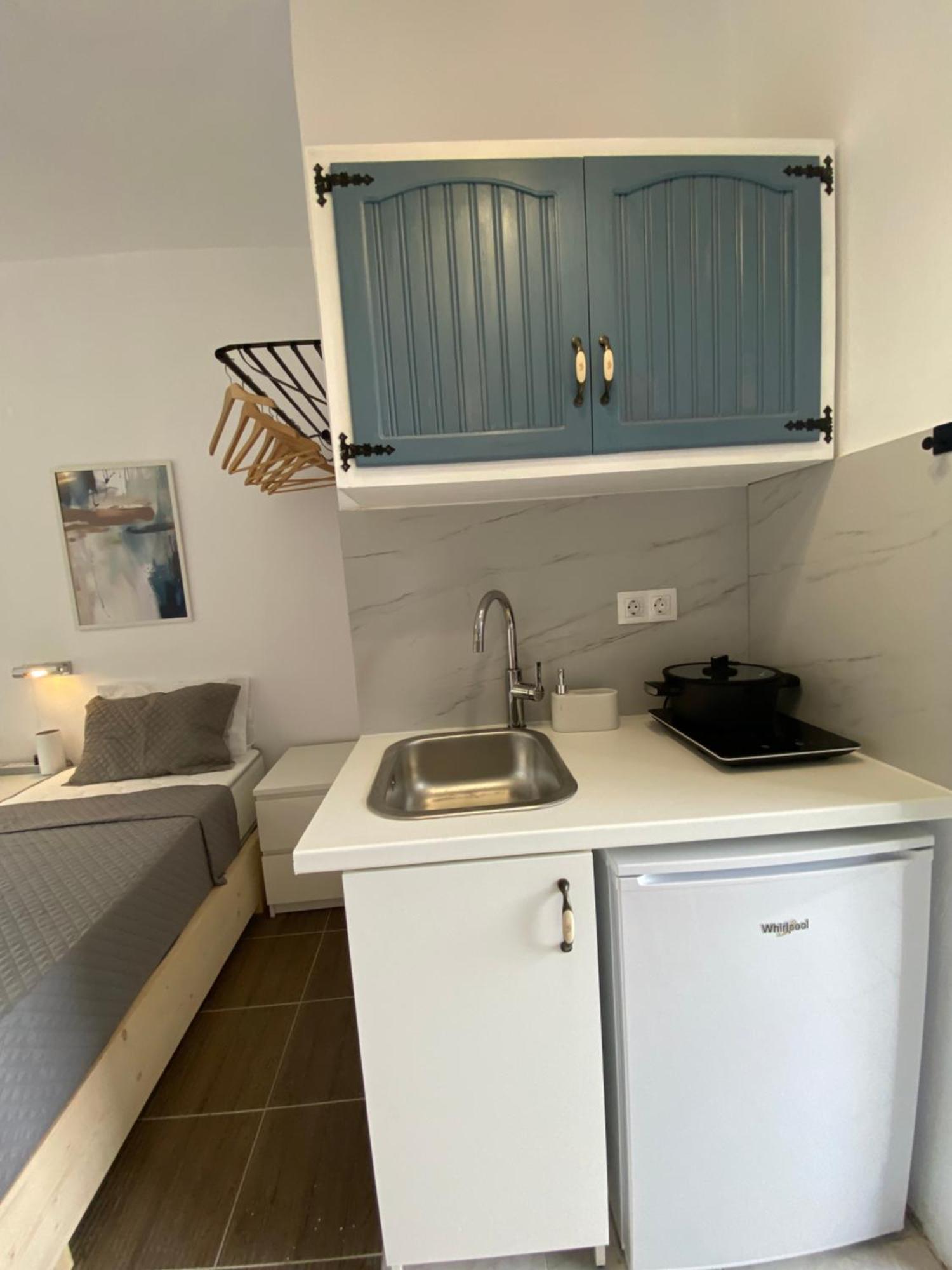 Vátos Navy Apartment With Mountain View &Private Parking מראה חיצוני תמונה